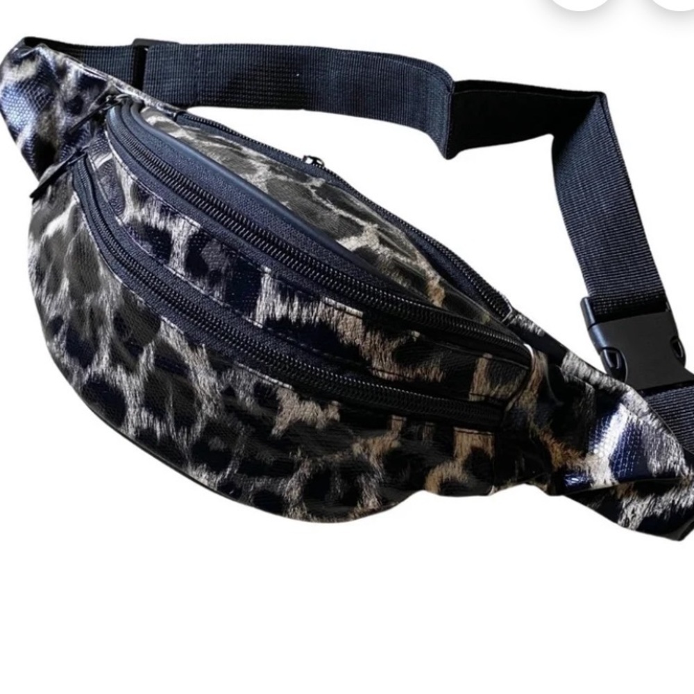 Animal Spotted Fanny pack Waterproof new with tags